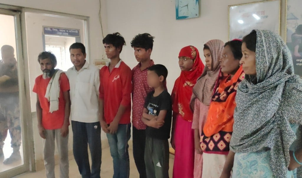 কুষ্টিয়া সীমান্তে ৯ বাংলাদেশিকে পুশ ইন করল বিএসএফ 1748706748 কুষ্টিয়া সীমান্তে ৯ বাংলাদেশিকে পুশ-ইন করল বিএসএফ