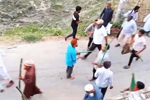 কুষ্টিয়ায় জামায়াত ও বিএনপির সংঘর্ষ, দোকান ভাঙচুর-লুটপাট