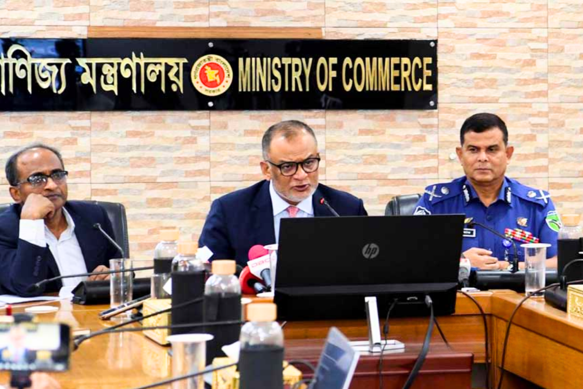 কোরবানির ১০ দিন ঢাকায় কোনো কাঁচা চামড়া ঢুকবে না: বাণিজ্য উপদেষ্টা