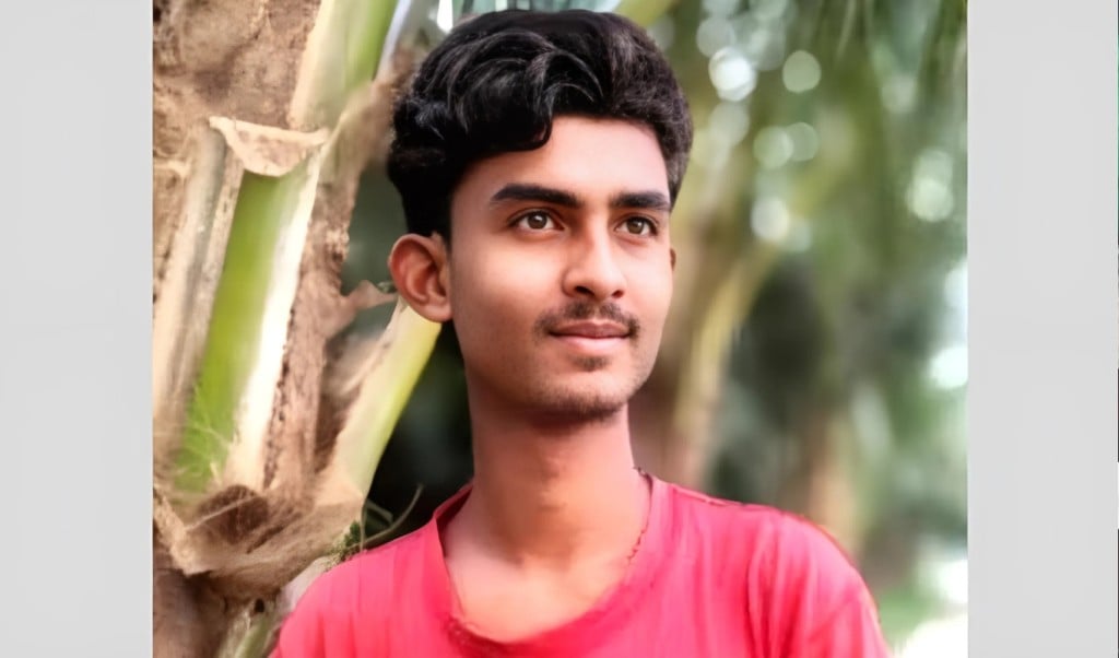 ক্লাসে মোবাইল ব্যবহার নিষেধ করায় প্রধান শিক্ষককে পিটিয়ে আহত করলো ছাত্র 1746503601 ক্লাসে মোবাইল ব্যবহার নিষেধ করায় প্রধান শিক্ষককে পিটিয়ে আহত করলো ছাত্র