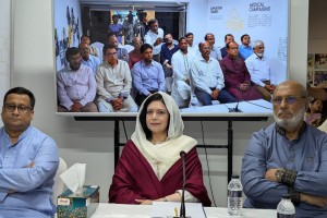 খুদে বিজ্ঞানীদের উৎসাহ দিলেন ডা. জুবাইদা রহমান