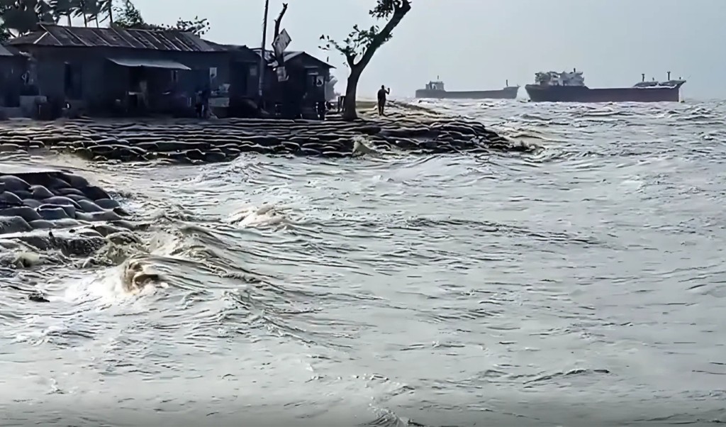 গভীর নিম্নচাপ সব নৌপথে যান চলাচল বন্ধ ঘোষণা বিআইডব্লিউটিএর 1748531597 গভীর নিম্নচাপ, সব নৌপথে যান চলাচল বন্ধ ঘোষণা বিআইডব্লিউটিএর