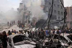 শরণার্থী শিবিরে ইসরায়েলের ড্রোন হামলায় নিহত ৩০