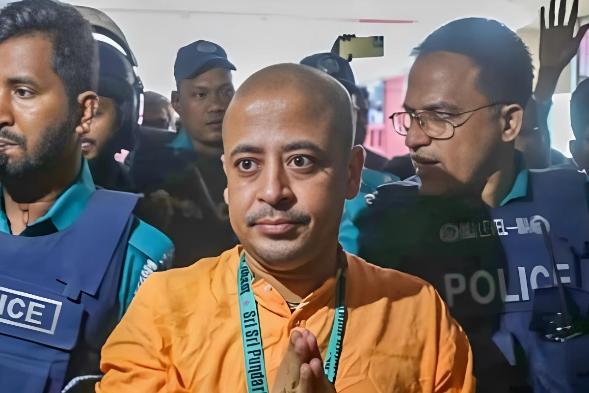 চিন্ময় কৃষ্ণ দাসকে জেলগেটে জিজ্ঞাসাবাদের নির্দেশ