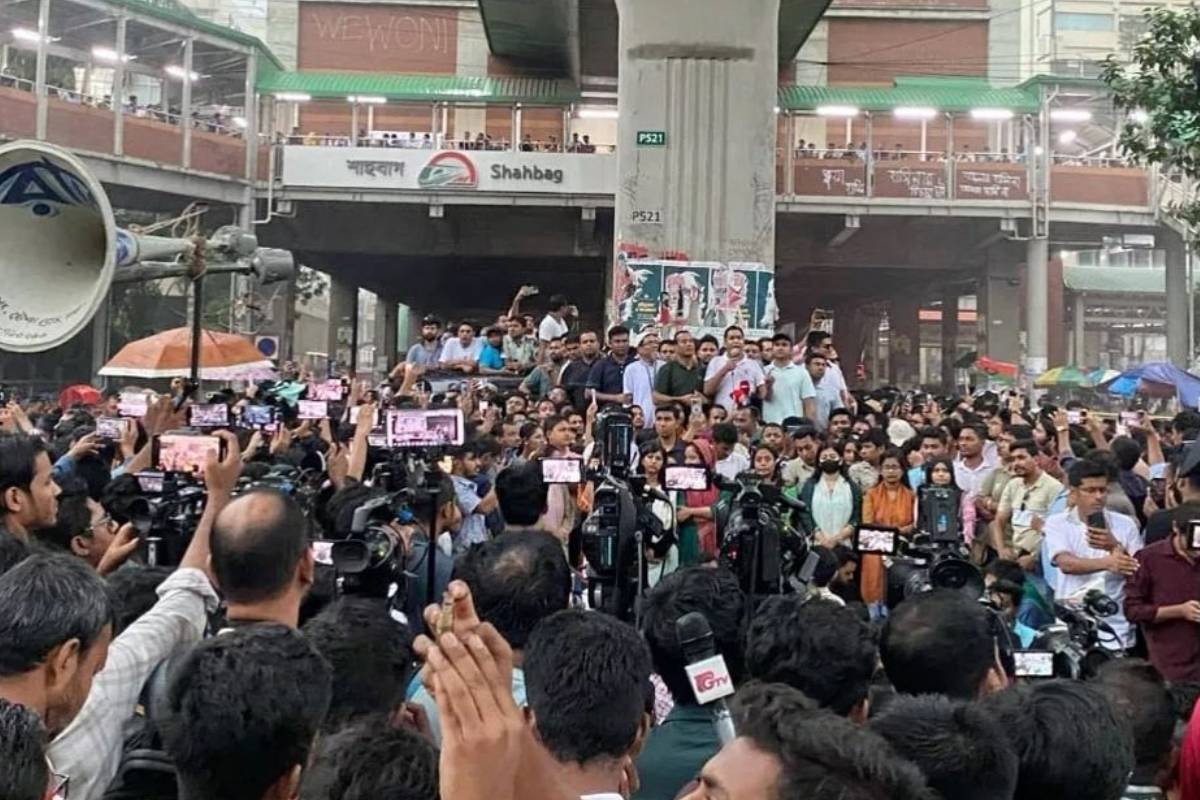 সাত ঘণ্টা পর শাহবাগ ছাড়ল ছাত্রদল