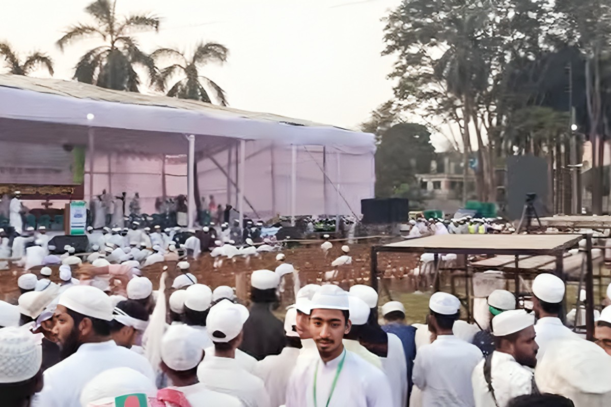 সকাল থেকেই সোহরাওয়ার্দী উদ্যানে জড়ো হচ্ছেন হেফাজতের নেতাকর্মীরা