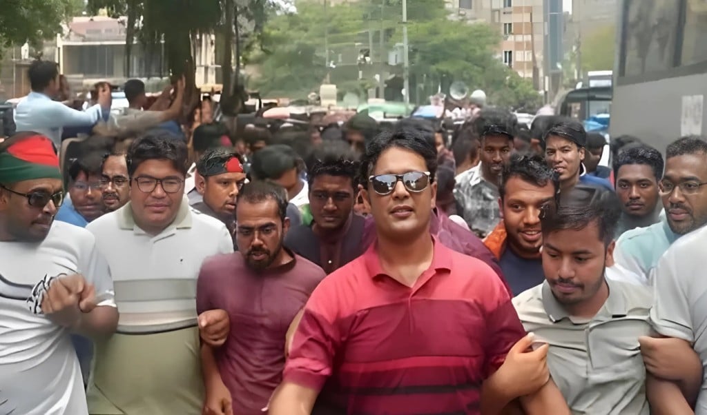 জবি শিক্ষার্থীদের ‘লং মার্চ টু যমুনা কর্মসূচি শুরু 1747205675 জবি শিক্ষার্থীদের ‘লং মার্চ টু যমুনা’ কর্মসূচি শুরু