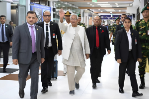 জাপানের উদ্দেশে দেশ ছেড়েছেন প্রধান উপদেষ্টা