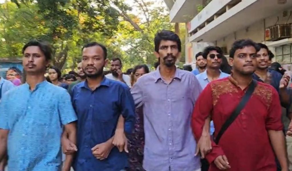 জামায়াত নেতা আজহারের মুক্তির প্রতিবাদে বাম সংগঠনগুলোর বিক্ষোভ 1748353991 জামায়াত নেতা আজহারের মুক্তির প্রতিবাদে বাম সংগঠনগুলোর বিক্ষোভ