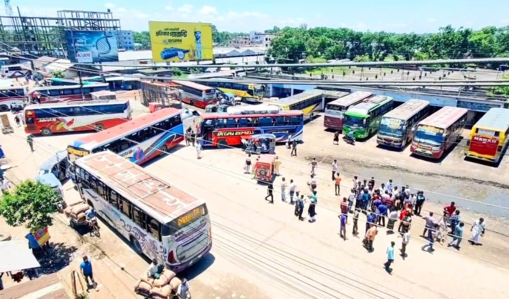 জামালপুর ১ 1748355212 জামালপুর আন্তঃজেলা বাস টার্মিনাল সংস্কারের দাবিতে অবরোধ, ৪৮ ঘণ্টার আলটিমেটাম