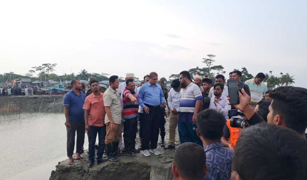 ঝড় জলোচ্ছ্বাসে ভোলায় ৫ হাজার ঘরবাড়ি ক্ষতিগ্রস্ত 1748617078 ঝড়-জলোচ্ছ্বাসে ভোলায় ৫ হাজার ঘরবাড়ি ক্ষতিগ্রস্ত