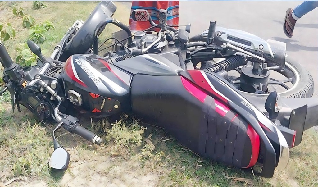 ঝিনাইদহে ট্রাকচাপায় মোটরসাইকেল আরোহীর মৃত্যু 1746428404 ঝিনাইদহে ট্রাকচাপায় মোটরসাইকেল আরোহীর মৃত্যু