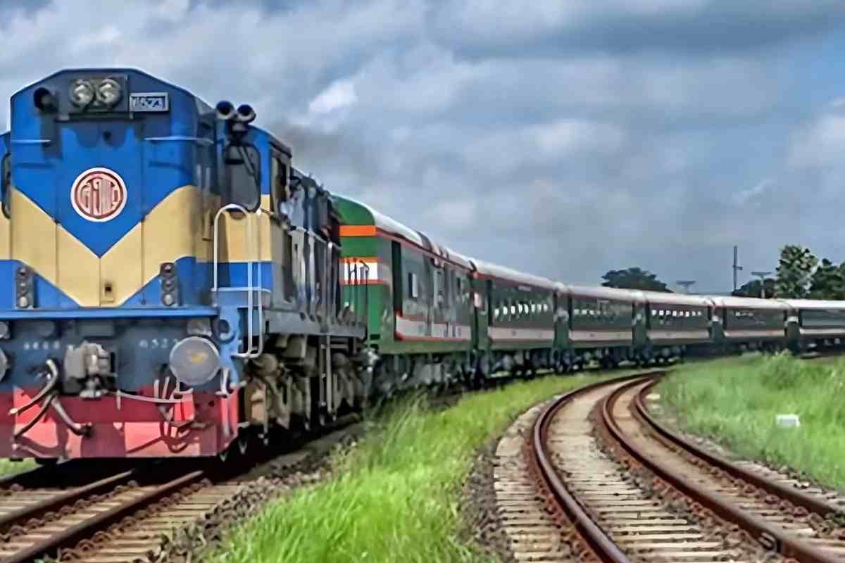 ট্রেনে ঈদযাত্রা: ৬ জুনের টিকিট বিক্রি আজ