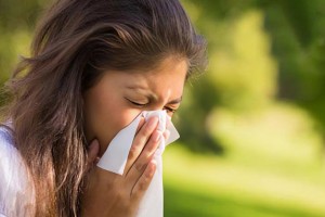 ডাস্ট অ্যালার্জি থেকে মুক্তি: ঘরেই আছে সহজ সমাধান