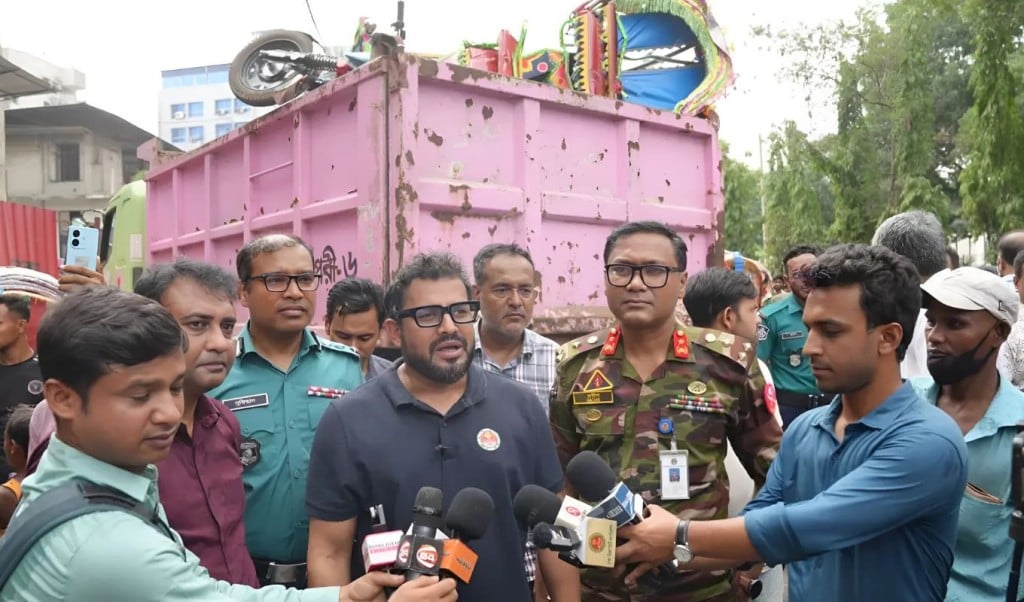 ডিএনসিসি প্রশাসক 1747149908 ব্যাটারি রিকশা বন্ধে ওয়ার্কশপ ও চার্জিং পয়েন্ট বন্ধ করা হবে: ডিএনসিসি প্রশাসক