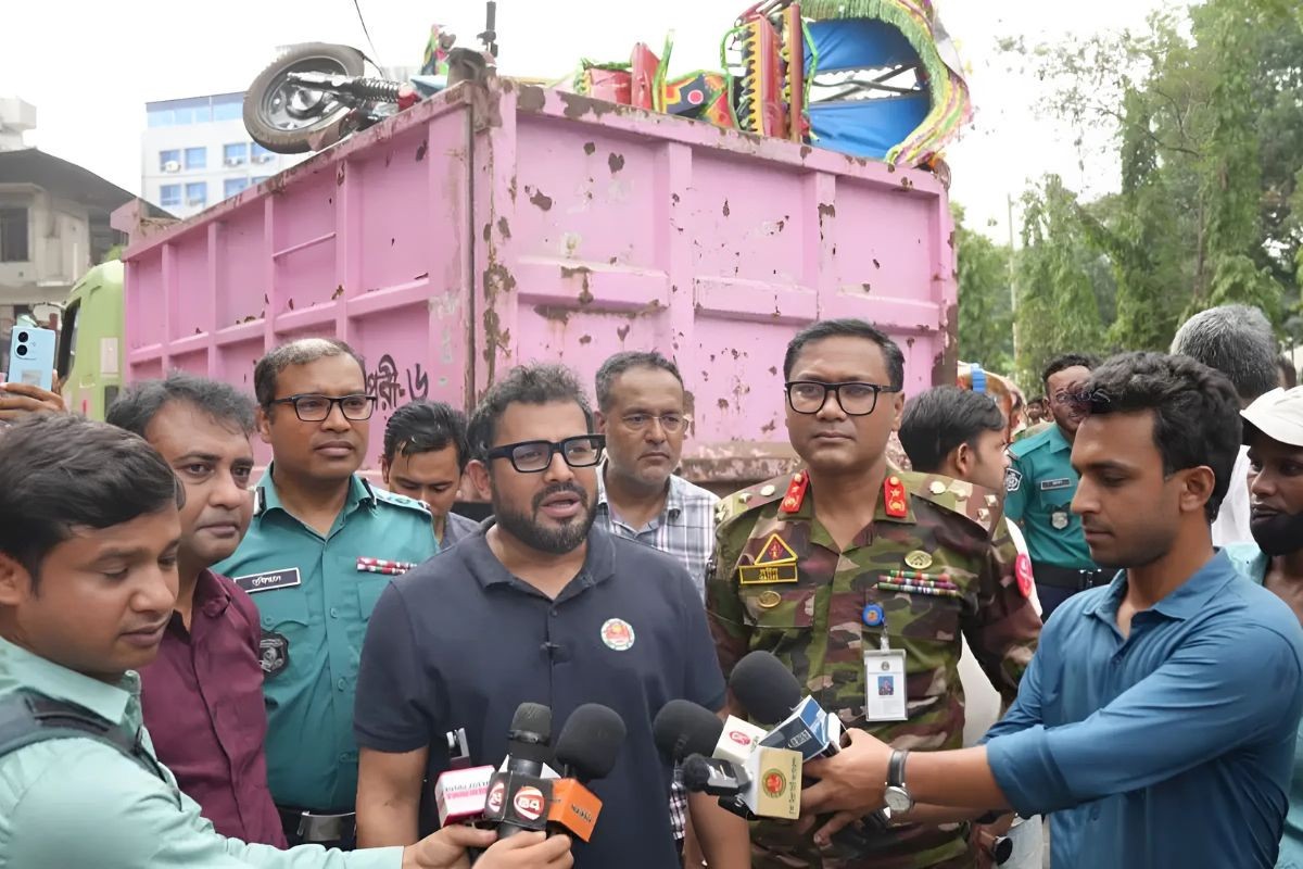 ব্যাটারি রিকশা বন্ধে ওয়ার্কশপ ও চার্জিং পয়েন্ট বন্ধ করা হবে: ডিএনসিসি প্রশাসক