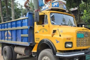 ড্রাইভার-হেলপারকে বৈদ্যুতিক শক দিয়ে তেলভর্তি ট্রাক ছিনতাই