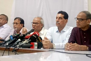 তারেক রহমানকে নিয়ে প্রোপাগান্ডার অভিযোগ, ড. খলিলের অপসারণ দাবি বিএনপির