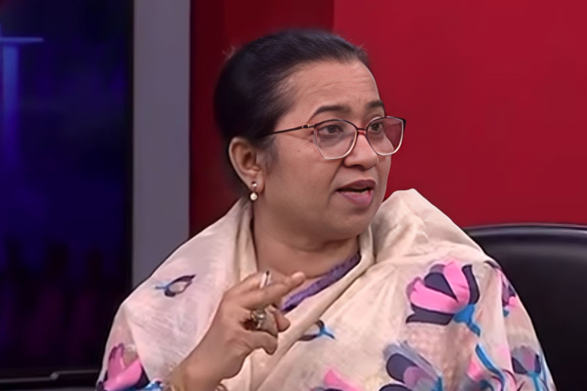 গ্রামীণ ব্যাংকের পদ ছাড়েন না, রাষ্ট্রীয় পদ ছাড়বেন কীভাবে? : নিলুফা