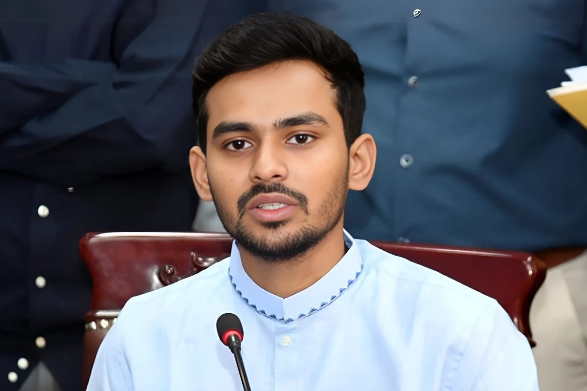 নিষিদ্ধ হচ্ছে যুবলীগ ও স্বেচ্ছাসেবক লীগ: উপদেষ্টা আসিফ মাহমুদ