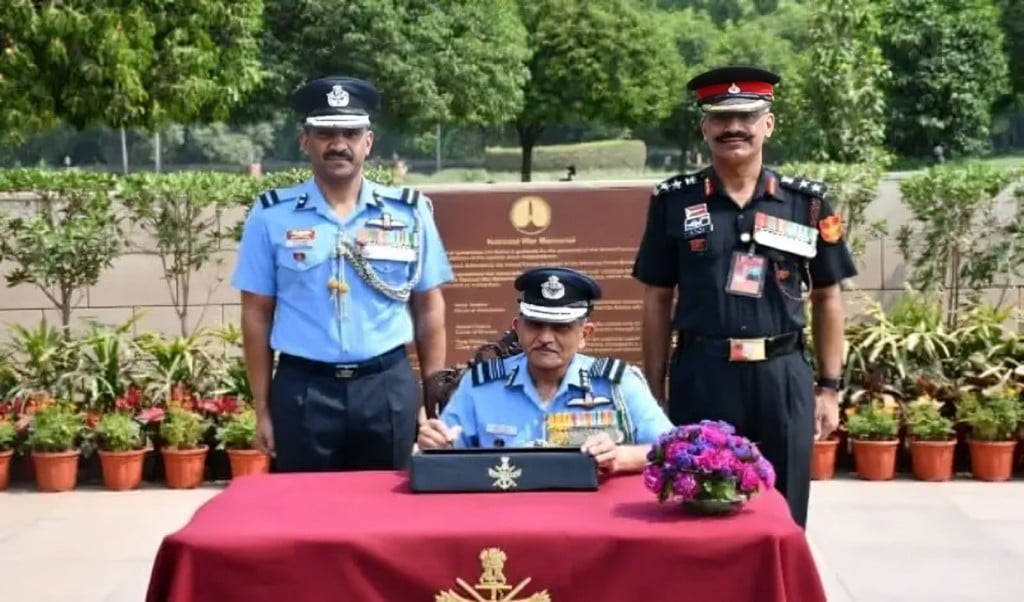 পাকিস্তানের বিরুদ্ধে পিছুহটার কারণে 1746162912 পাকিস্তানের বিরুদ্ধে পিছু হটার কারণে চাকরি গেলো ভারতীয় বিমান বাহিনীর কর্মকর্তার