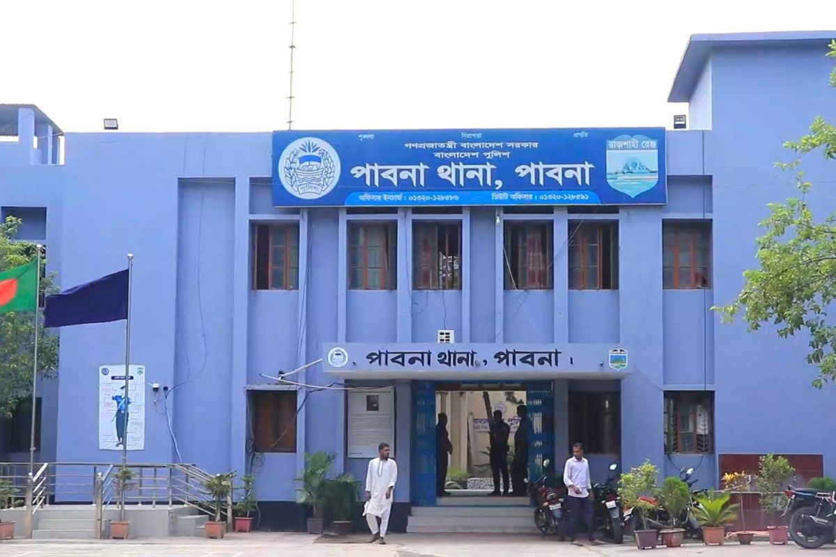 পাবনায় ‘চরমপন্থি’ নেতাকে গুলি ও কুপিয়ে হত্যা