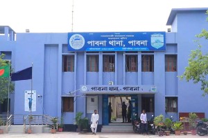 পাবনায় ‘চরমপন্থি’ নেতাকে গুলি ও কুপিয়ে হত্যা