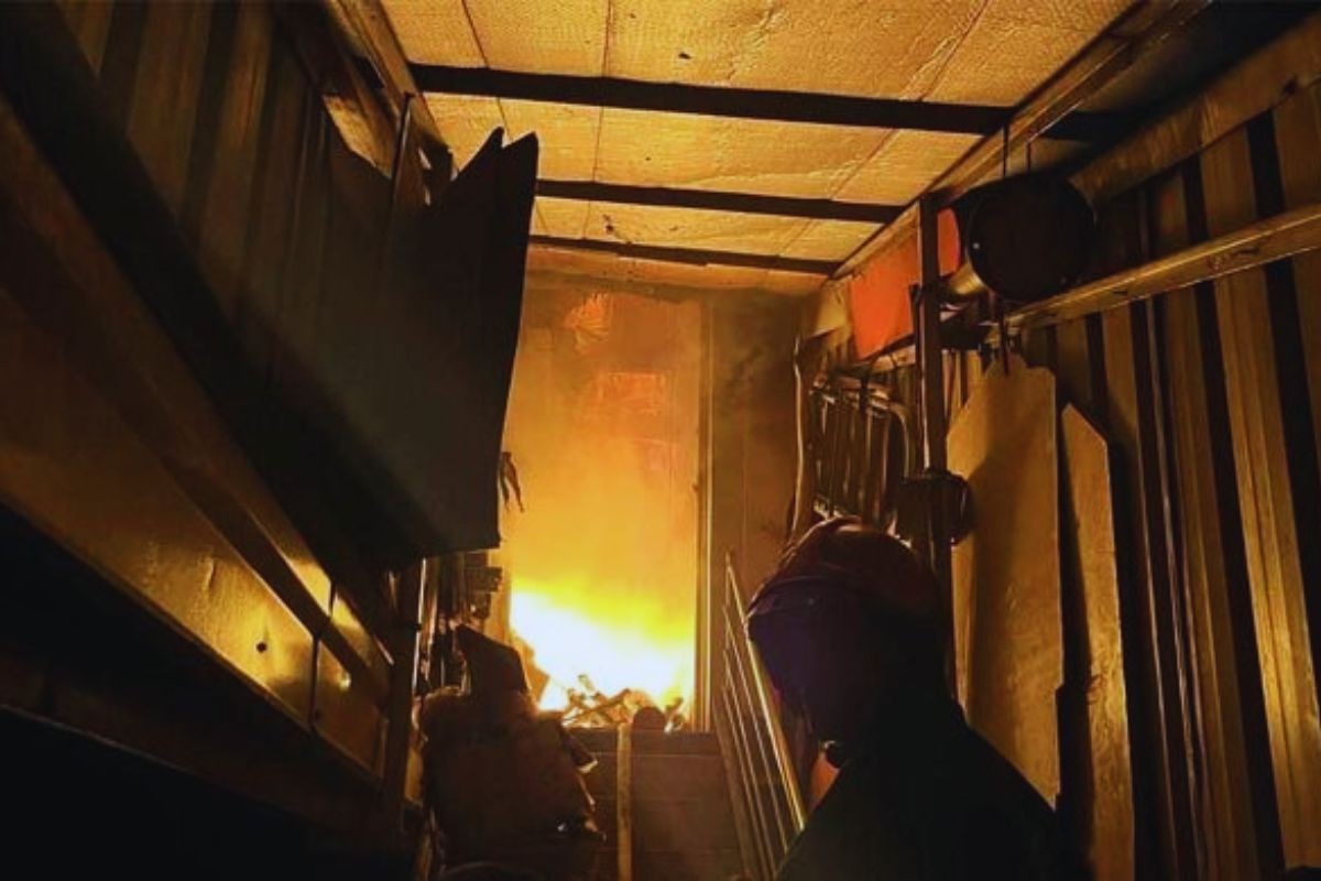 পুরানা পল্টনে বাণিজ্যিক ভবনে আগুন, নিয়ন্ত্রণে ফায়ার সার্ভিসের ৭ ইউনিট