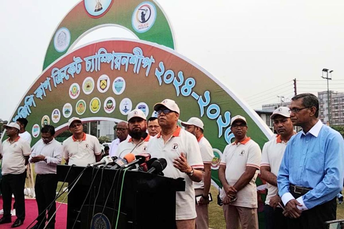 পুলিশের হাতে বড়জোর শটগান থাকবে: আইজিপি