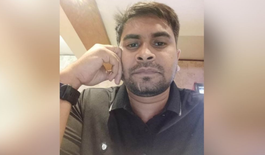 ফেসবুক লাইভে ব্যবসায়ীর আত্মহত্যা বললেন ‘পরিবারকে মুক্ত করে দিলাম 1748350549 ফেসবুক লাইভে ব্যবসায়ীর আত্মহত্যা, বললেন ‘পরিবারকে মুক্ত করে দিলাম’