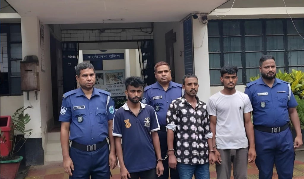 বগুড়ায় কাজের কথা বলে ডেকে নিয়ে রাজমিস্ত্রিকে অপহরণ গ্রেপ্তার ৩ 1748616790 বগুড়ায় কাজের কথা বলে ডেকে নিয়ে রাজমিস্ত্রিকে অপহরণ, গ্রেপ্তার ৩