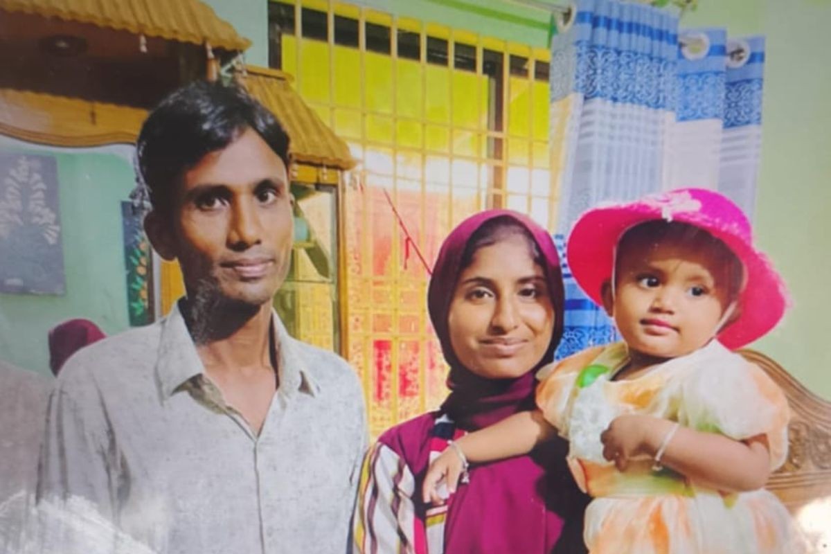 বগুড়ায় যুবককে পিটিয়ে হত্যা, অভিযুক্তদের বাড়িতে অগ্নিসংযোগ ও গ্রেপ্তার ৭