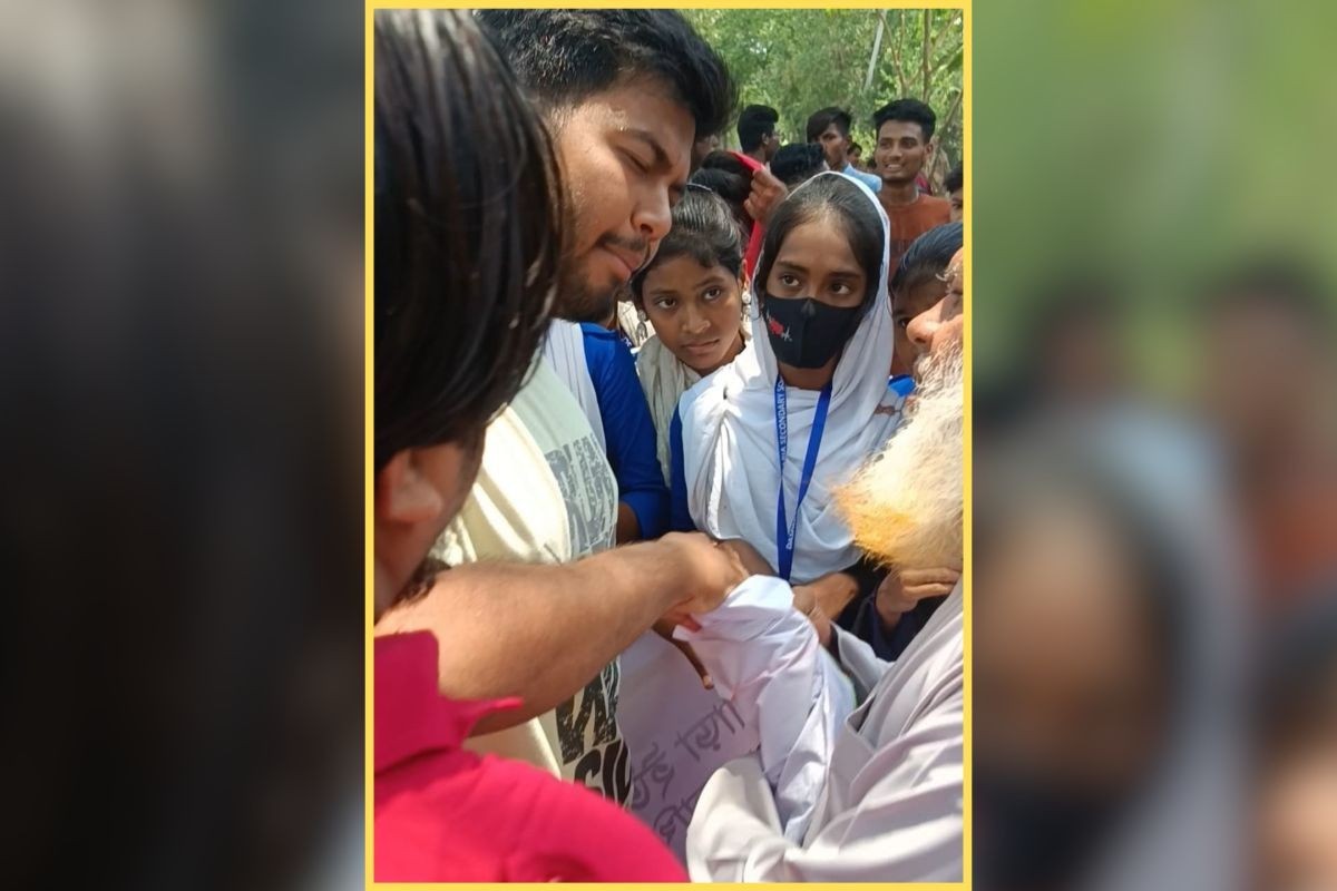 বাউফলে বিএনপি নেতার বিরুদ্ধে মানববন্ধন থেকে ব্যানার সরিয়ে নিতে ইউএনও’র পরামর্শ !