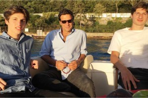 বাবার মুক্তির জন্য আন্তর্জাতিক সম্প্রদায়ের হস্তক্ষেপ চাইলেন ইমরান খানের দুই পুত্র