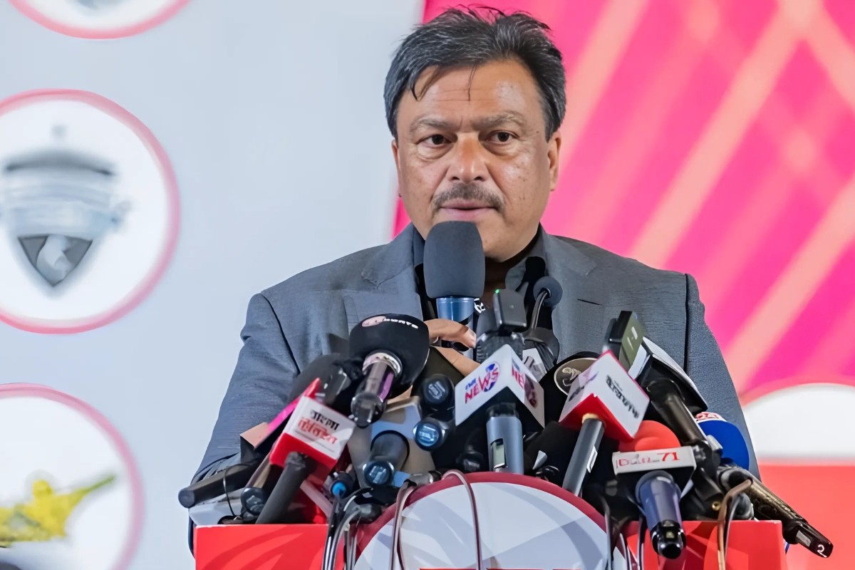 দেশ ছাড়ার গুজব উড়িয়ে লড়াইয়ের ঘোষণা ফারুকের