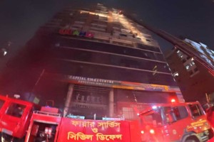 বেইলি রোডে আগুন নিয়ন্ত্রণে, ১৮ জনকে জীবিত উদ্ধার করেছে ফায়ার সার্ভিস