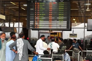 ভারত ও পাকিস্তানে প্রায় সাড়ে পাঁচশ ফ্লাইট বাতিল, আকাশপথে বিশৃঙ্খলা