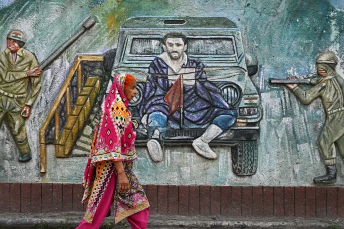 ভারতের হামলার আশঙ্কায় পাকিস্তাননিয়ন্ত্রিত কাশ্মীরে ১ হাজার মাদ্রাসা বন্ধ