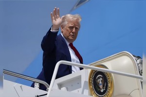 মধ্যপ্রাচ্যের উদ্দেশে যুক্তরাষ্ট্র ছাড়লেন প্রেসিডেন্ট ট্রাম্প