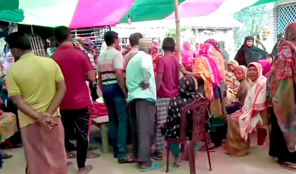 মাইক্রোবাস নিয়ন্ত্রণ হারিয়ে নিহত 1746596416 মেহেরপুরে মাইক্রোবাস নিয়ন্ত্রণ হারিয়ে ডাম্পট্রাককে ধাক্কা, নিহত ৩, আহত ৪
