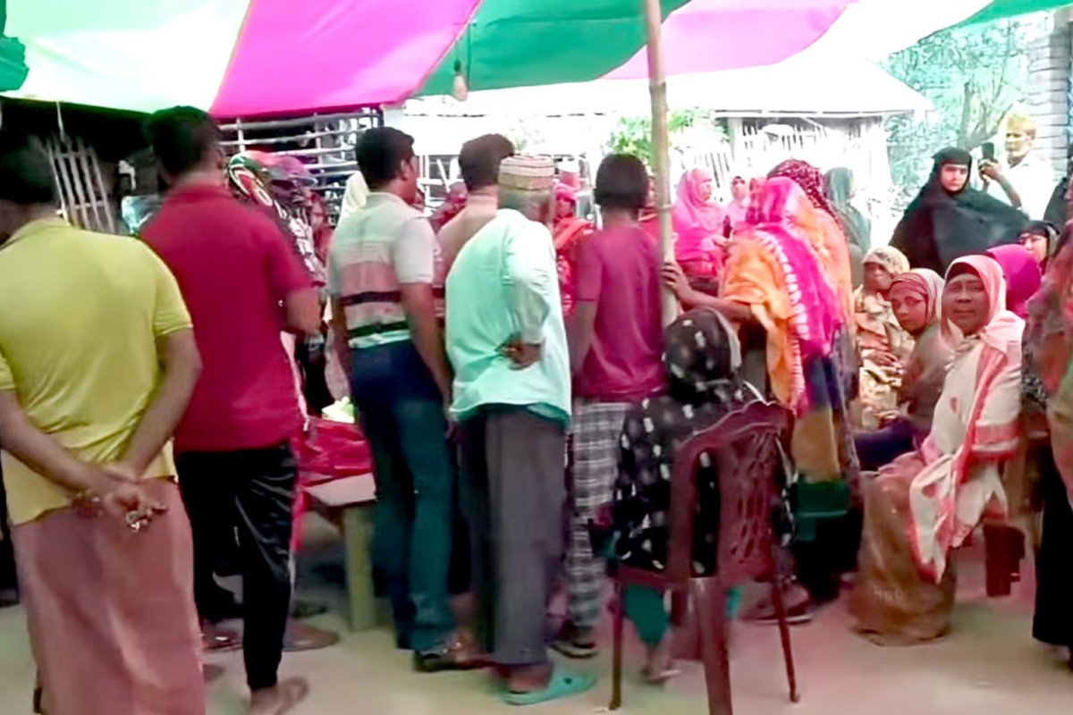 মেহেরপুরে মাইক্রোবাস নিয়ন্ত্রণ হারিয়ে ডাম্পট্রাককে ধাক্কা, নিহত ৩, আহত ৪