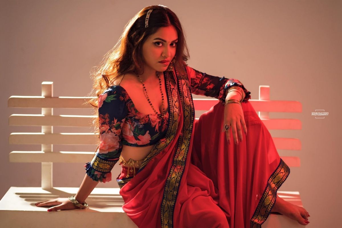 দেশে ছোট পোশাক পরি না, বিদেশে গিয়ে পরি: মারিয়া মিম