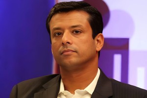 মার্কিন যুক্তরাষ্ট্রের নাগরিকত্ব নিলেন জয়
