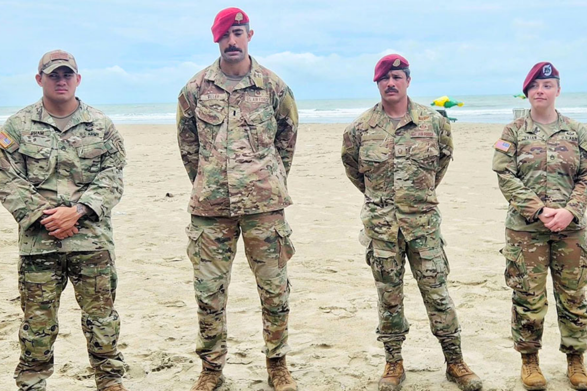 কক্সবাজার সৈকতে প্রশিক্ষণ মহড়ায় মার্কিন সেনারা