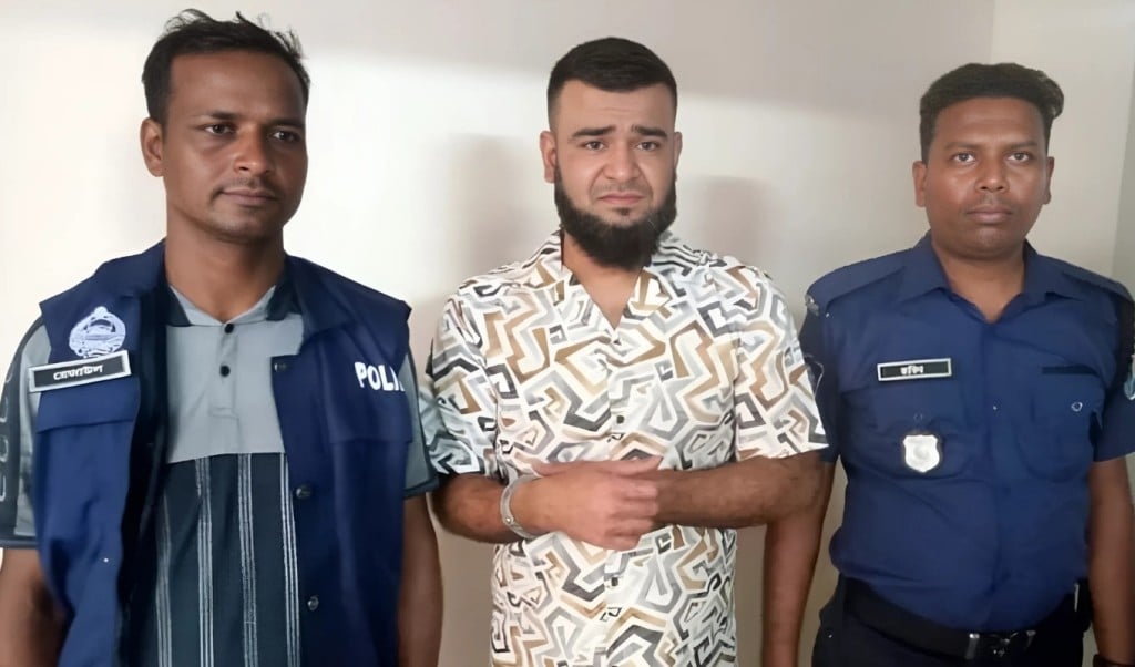মুন্সীগঞ্জে স্ত্রীকে হত্যা করে থানায় আত্মসমর্পন করলেন স্বামী 1747717001 মুন্সীগঞ্জে স্ত্রীকে হত্যা করে থানায় আত্মসমর্পণ করলেন স্বামী