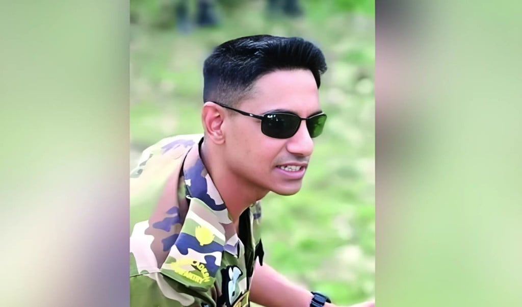 মেজর সিনহাকে চারটি গুলির পর গলায় পাড়া দিয়ে মৃত্যু নিশ্চিত করা হয় আসাদুজ্জামান 1748526381 মেজর সিনহাকে চারটি গুলির পর গলায় পাড়া দিয়ে মৃত্যু নিশ্চিত করা হয়: আসাদুজ্জামান