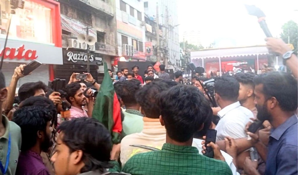 যুবশক্তির আত্মপ্রকাশে ‘জুলাই যোদ্ধাদের সঙ্গে এনসিপির বাকবিতণ্ডা 1747406497 আত্মপ্রকাশের দিনেই ‘জুলাই যোদ্ধাদের’ সঙ্গে এনসিপি যুবশক্তির বাকবিতণ্ডা