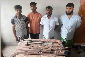 যৌথবাহিনীর অভিযানে কিশোর গ্যাংয়ের মূল হোতাসহ গ্রেপ্তার ৪