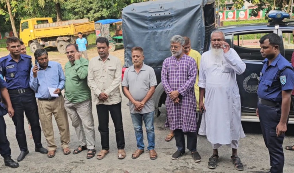 রাষ্ট্রকে অচল করা পরিকল্পনা ছয় ইউপি চেয়ারম্যান আটক 1747835943 ‘রাষ্ট্রকে অচল করার পরিকল্পনা’ ছয় ইউপি চেয়ারম্যান আটক