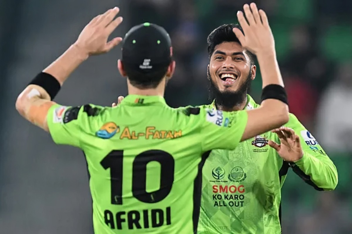 সাকিব ব্যর্থ, রিশাদের ঘূর্ণিতে ভর করে ফাইনালে লাহোর কালান্দার্স